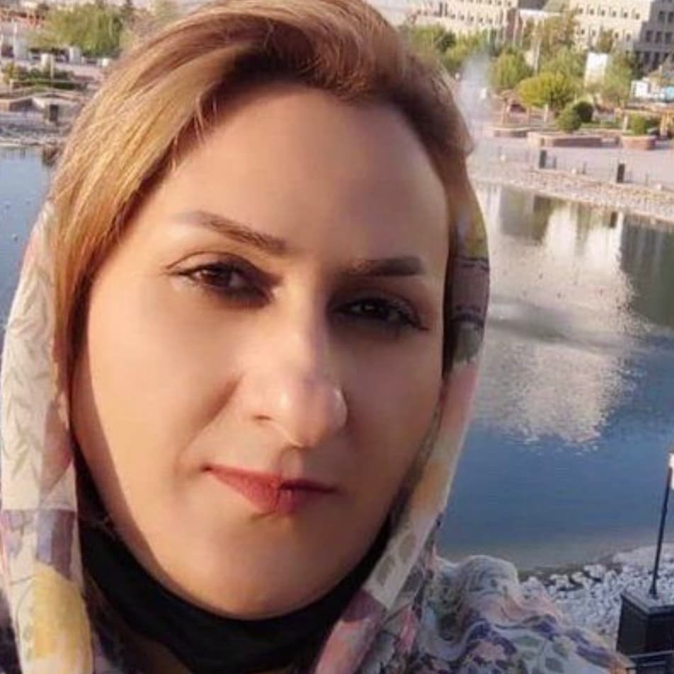 عذرا بهارینژاد